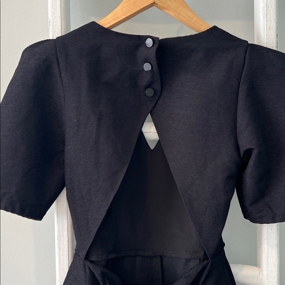 Topshop open back Black Puff Sleeve black textured belted Romper size 6 - Picture 7 of 11